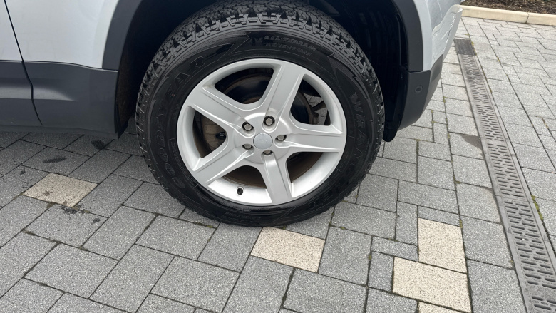 Land Rover Defender 90 Diesel 3.0 D250 Hard Top SE Auto